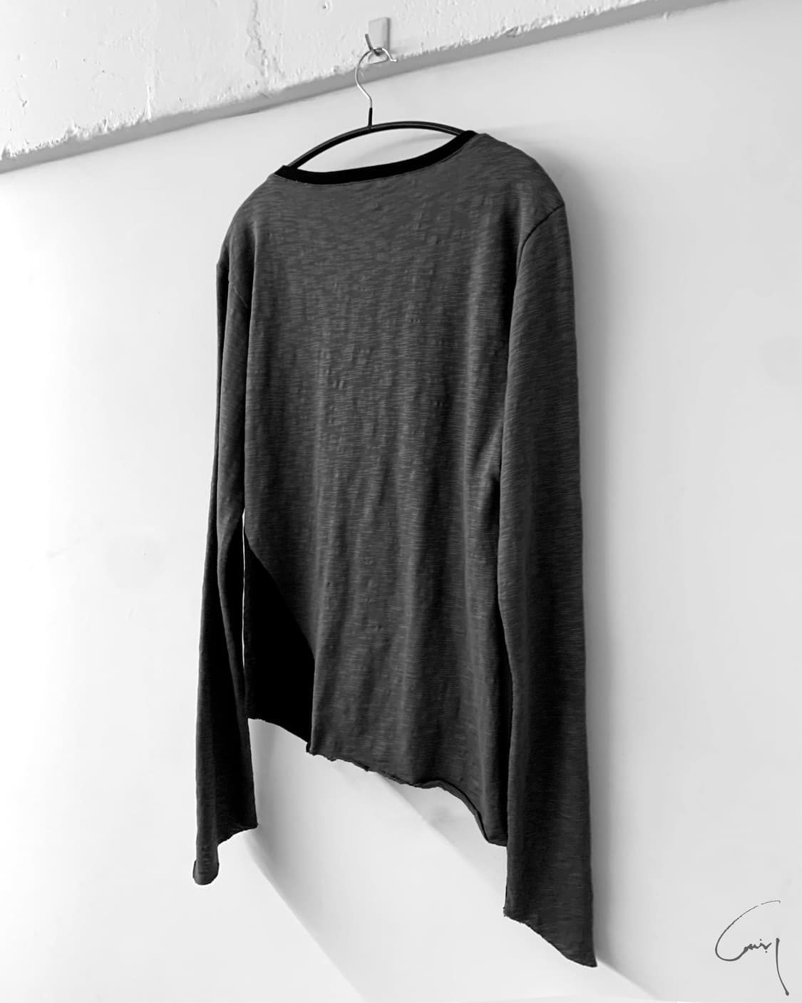 Made* Twisted Asymmetric Long Sleeve 상품이미지7