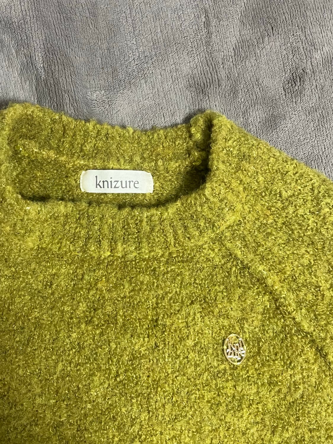 니주르 부클 크롭 풀오버 올리브 새상품 상품이미지2