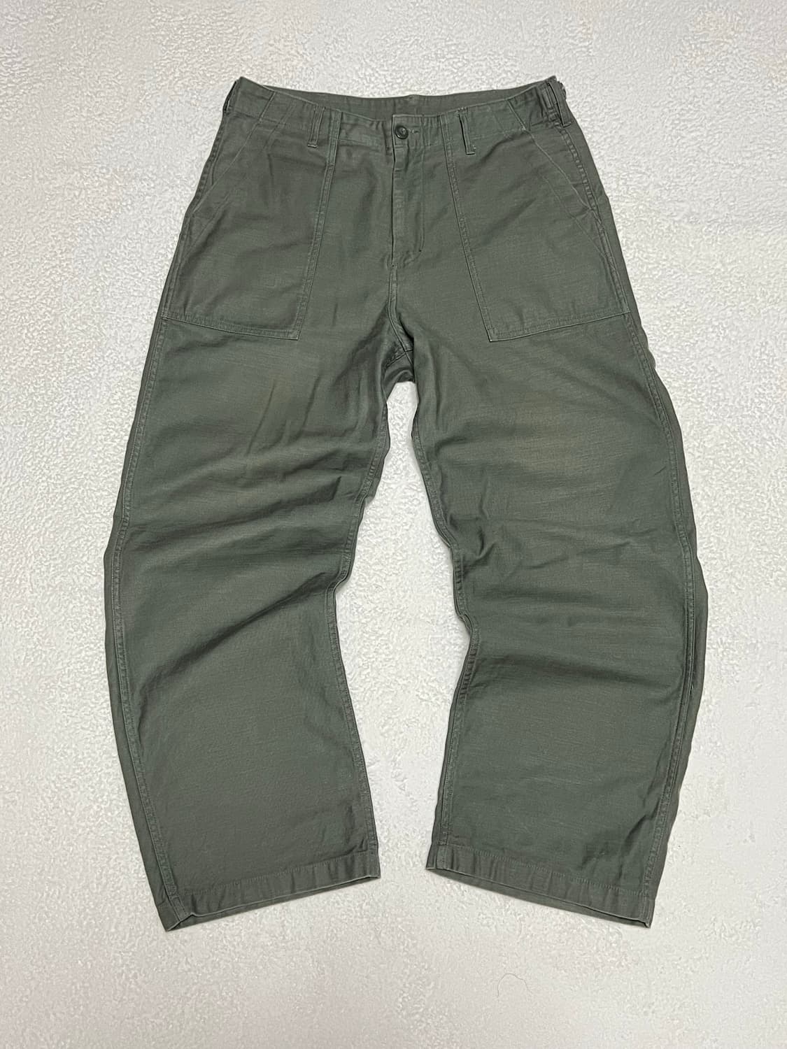 무신사스탠다드 카키 팬츠 상품이미지1