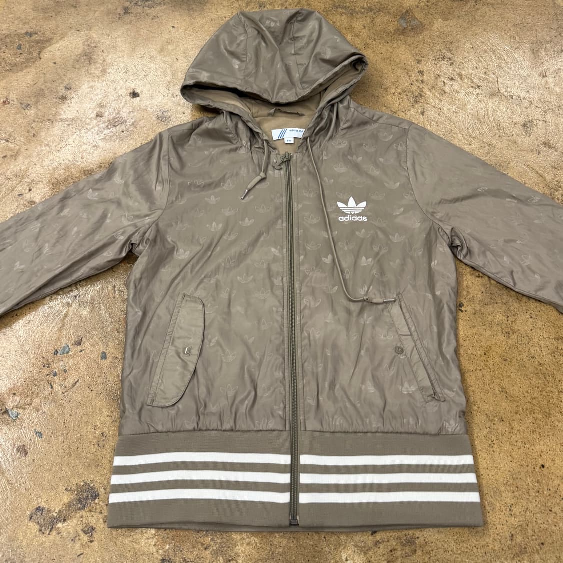 아디다스 연 카키 후드 바람막이 90 상품이미지3