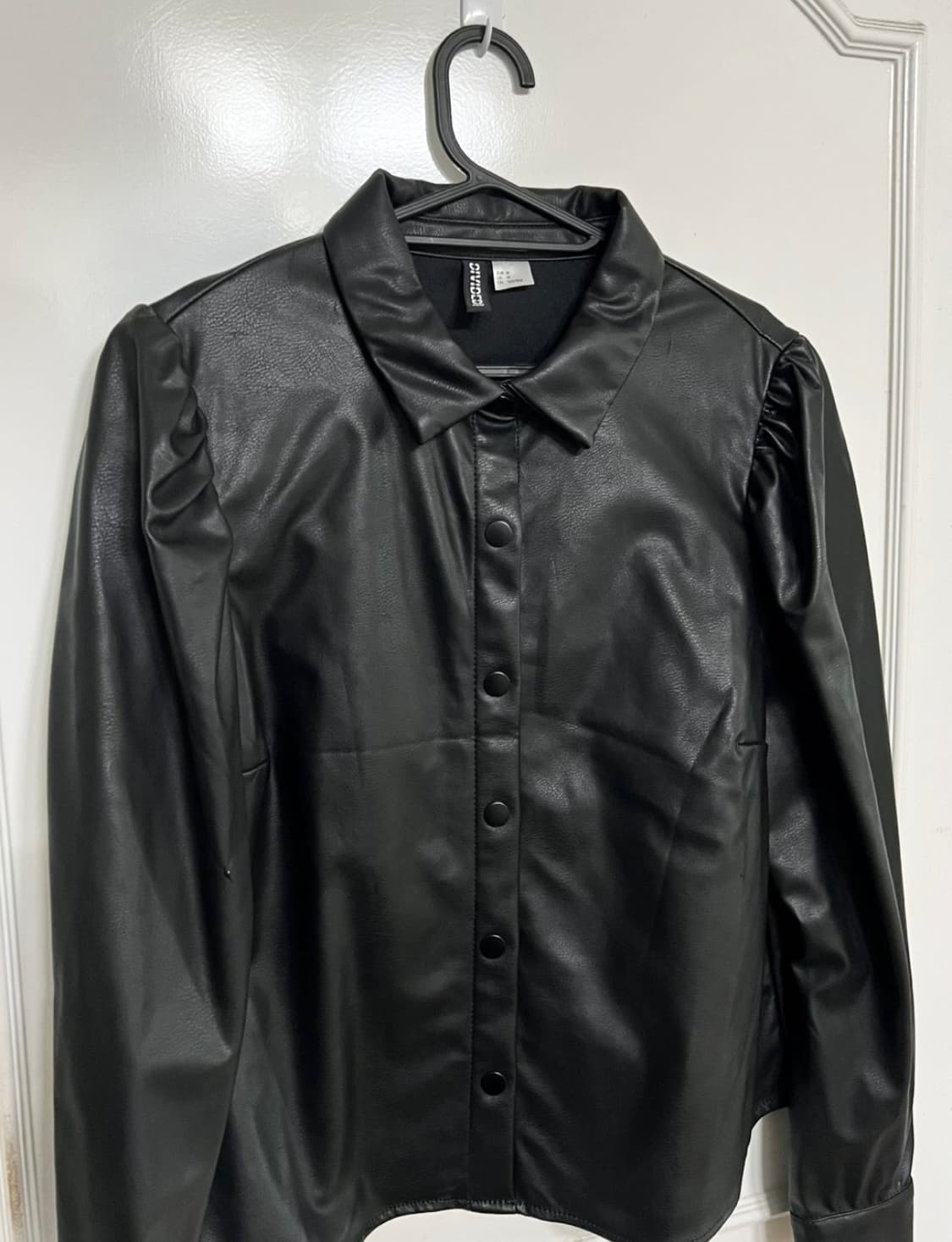 H&M 블랙 가죽레더 퍼프 셔츠 블라우스 M 상품이미지1