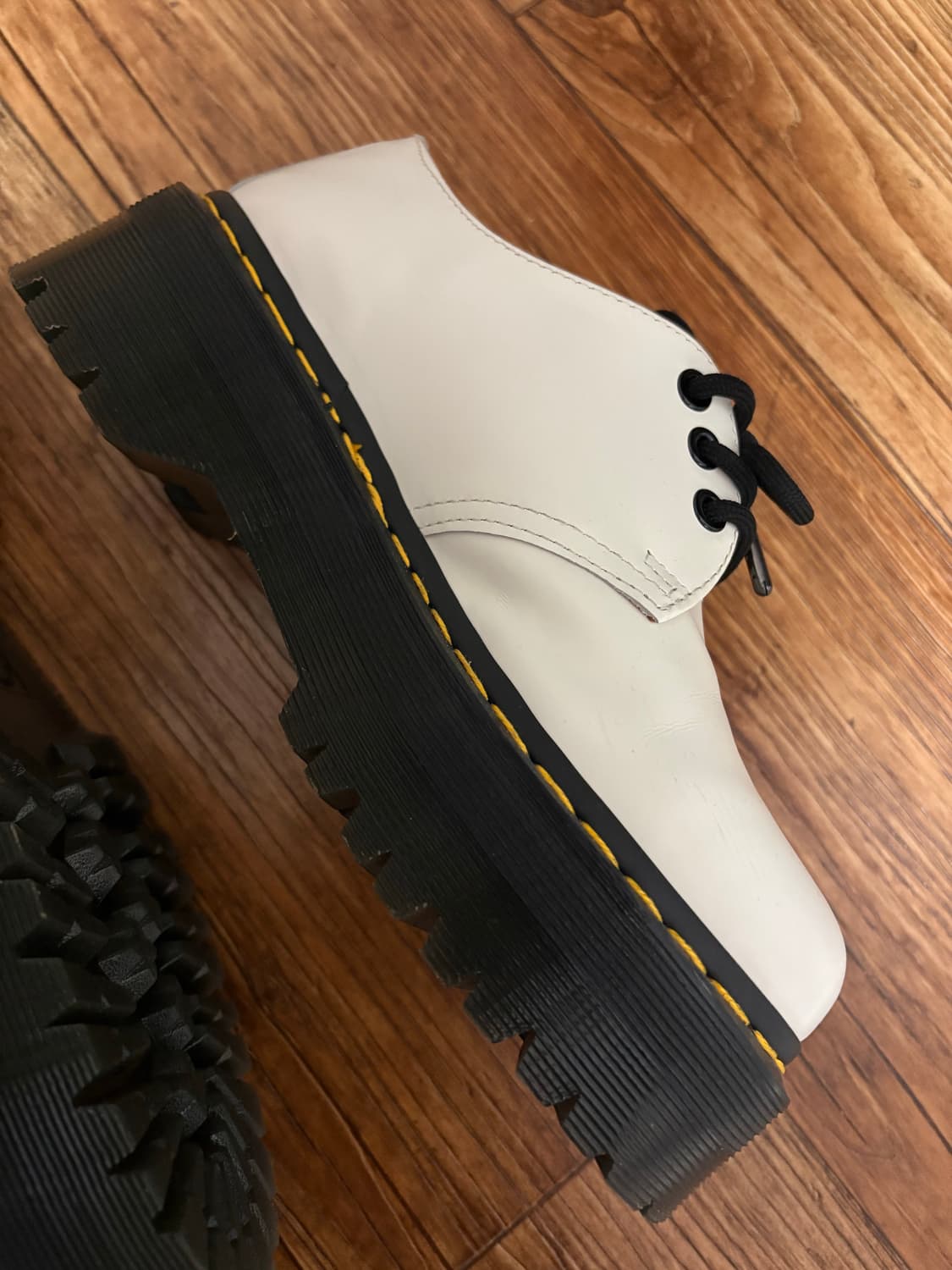 닥터마틴1461 쿼드 스무스 화이트 상품이미지5