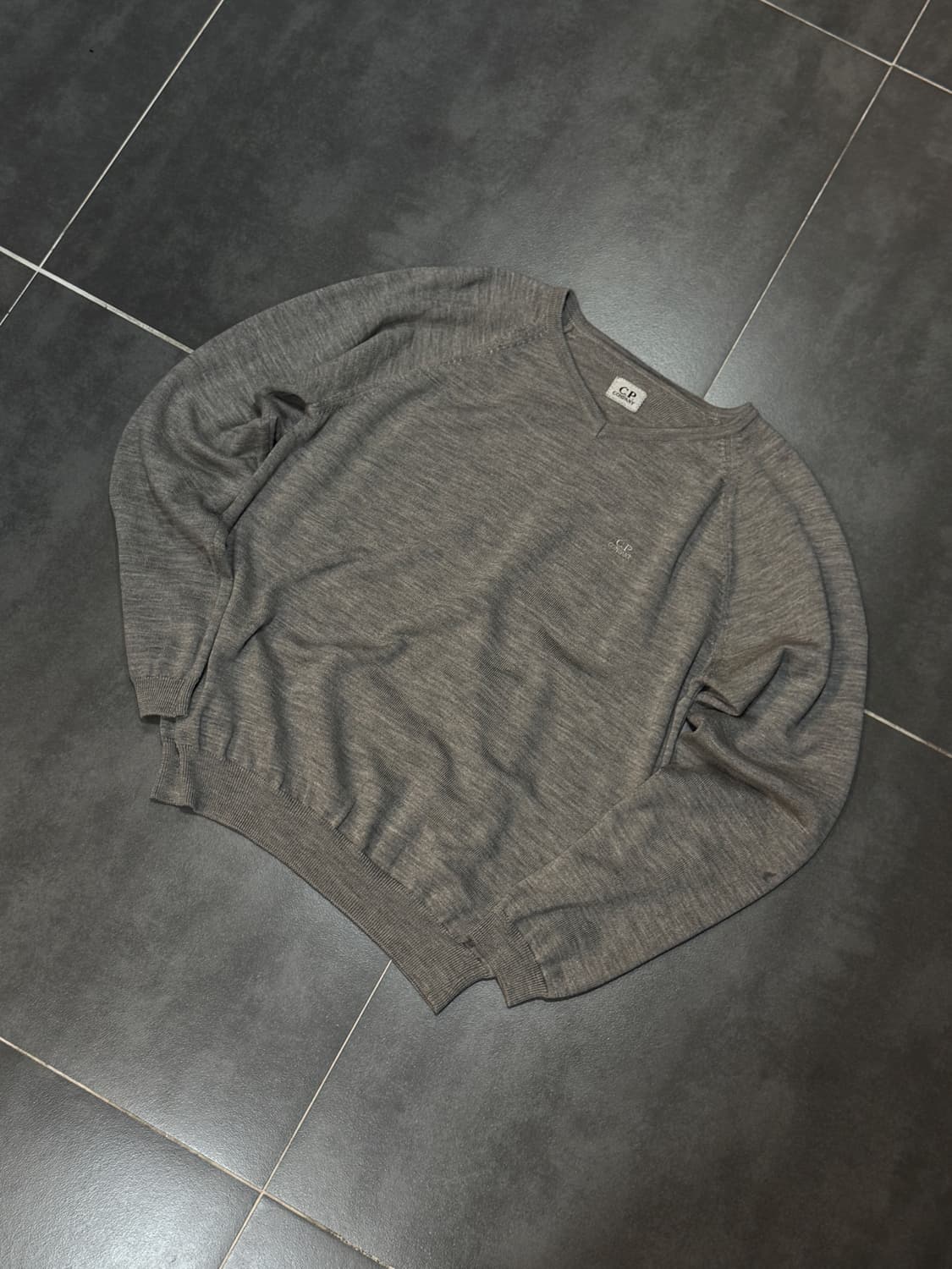 CP company 브이넥 상품이미지1
