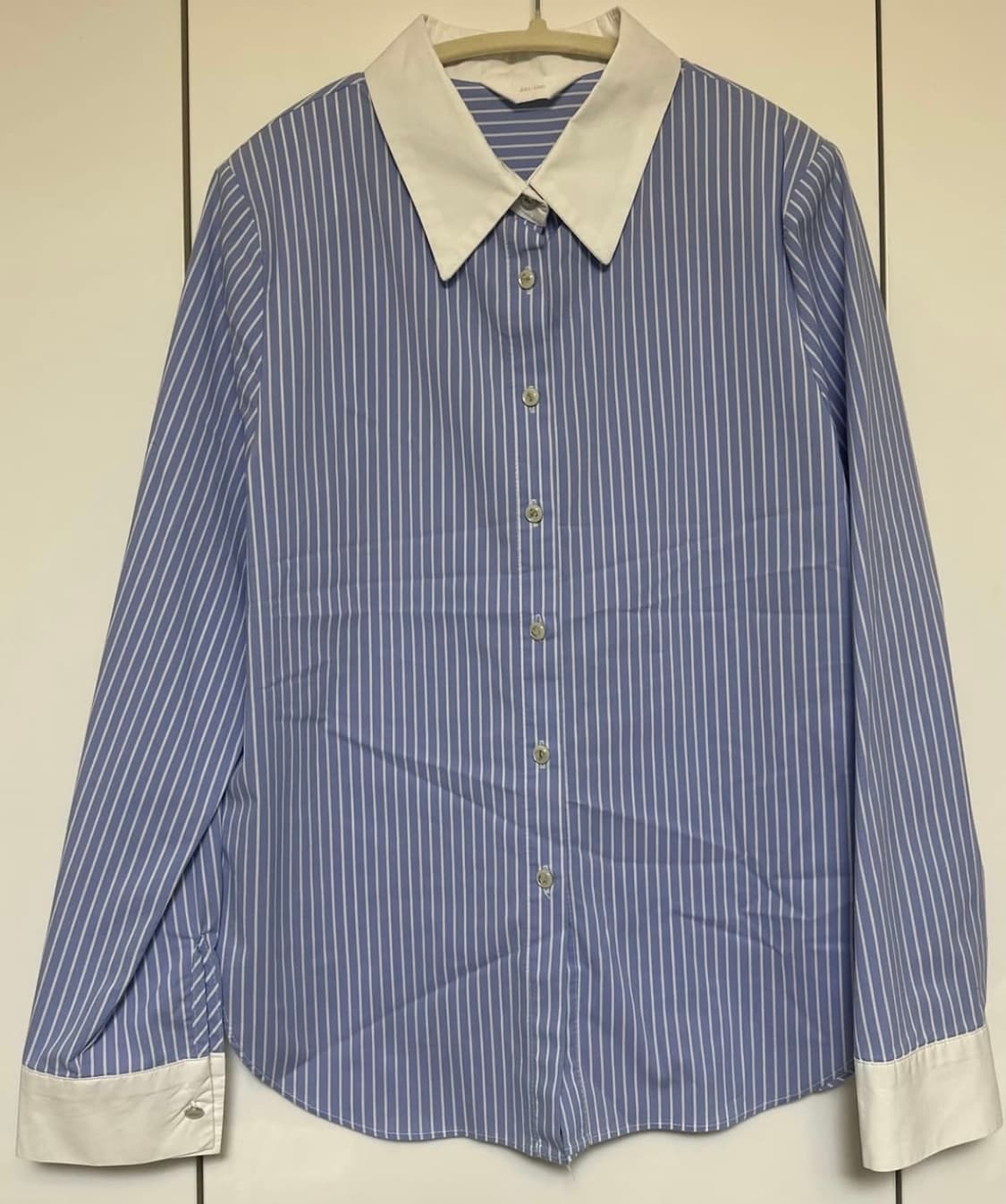 줄로그블루 스트라이프 배색 카라 셔츠  상품이미지1