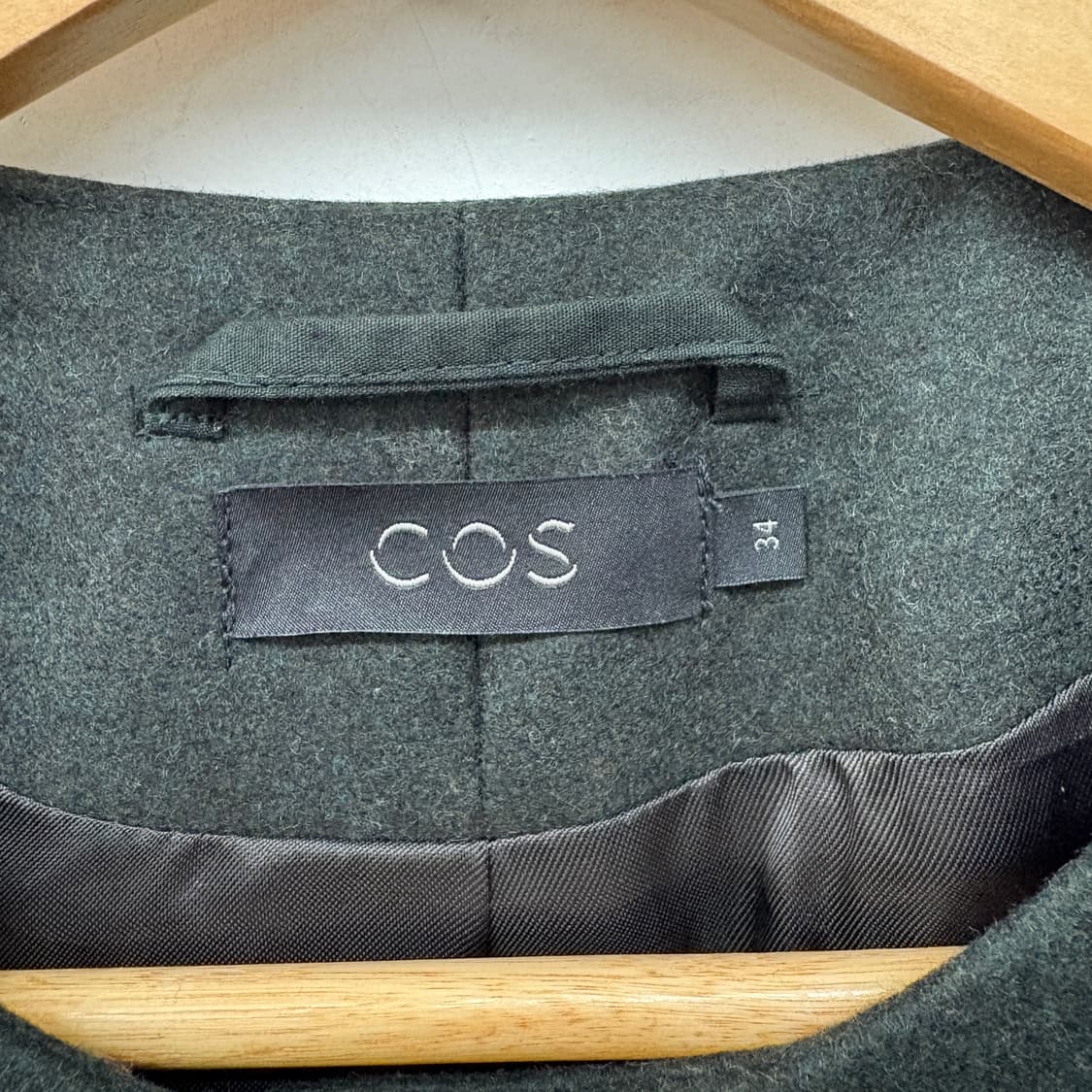 COS 카키 크롭 자켓 여성 XS 상품이미지3