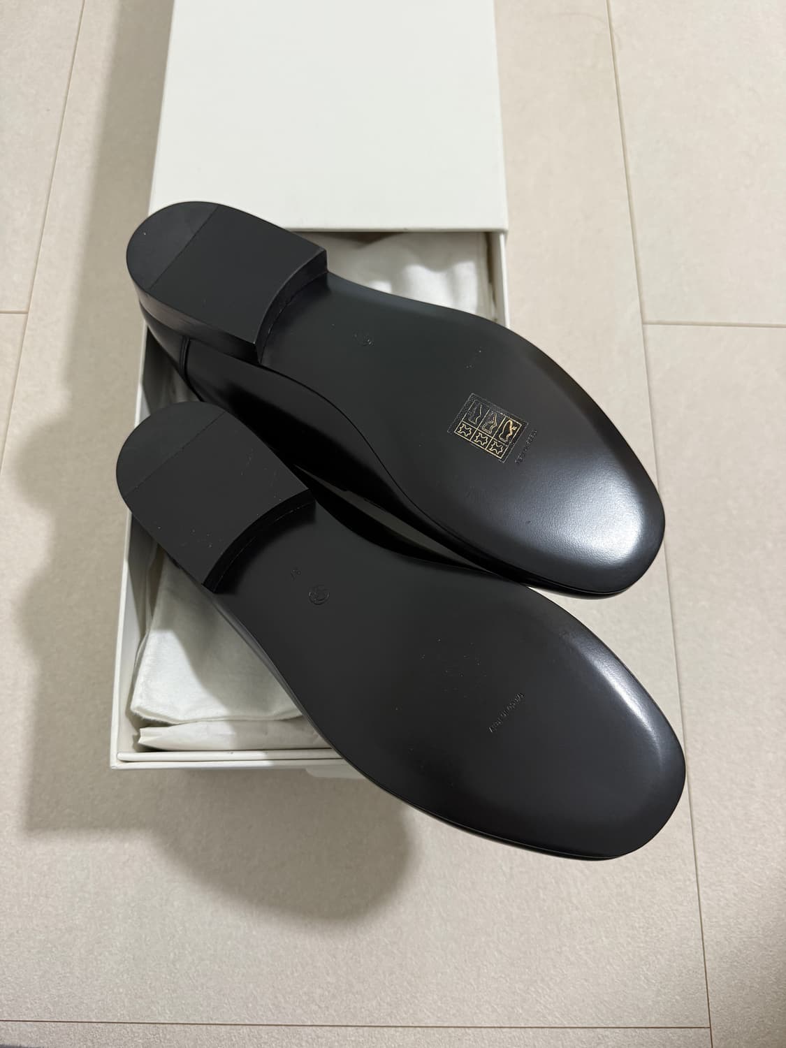 The row 더로우 레더 로퍼 새상품 풀박스 상품이미지2