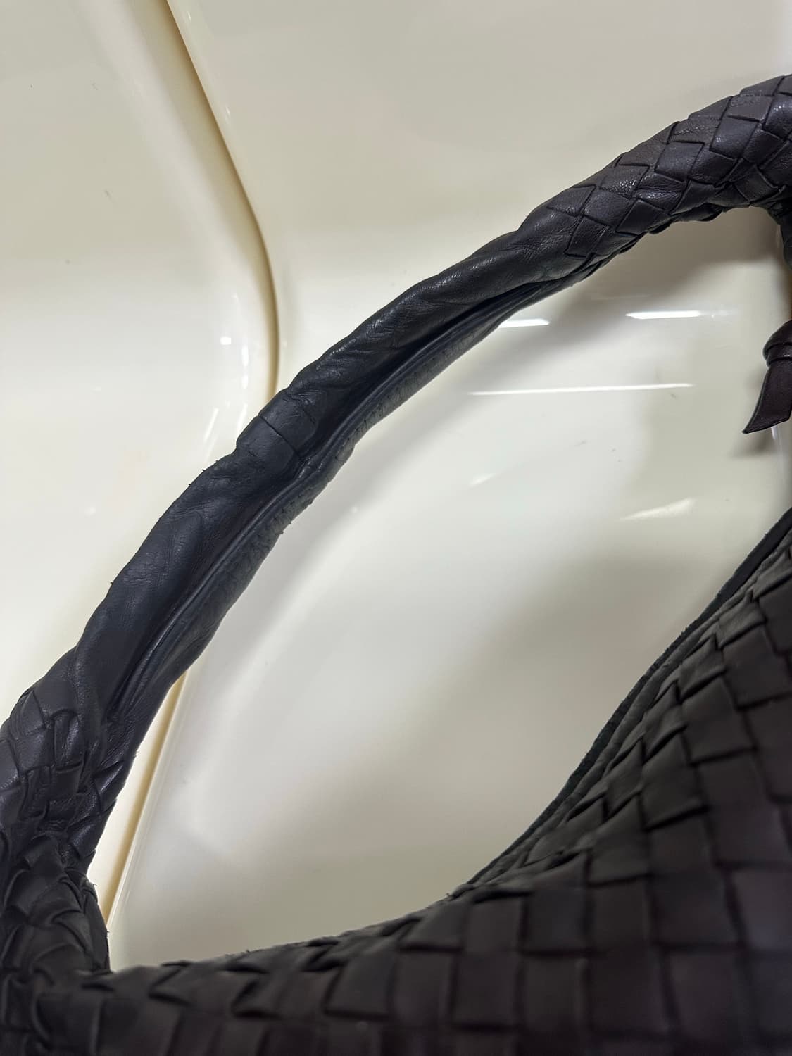 [A 정품] 보테가베네타 호보백 미디움 다크브라운 상품이미지5