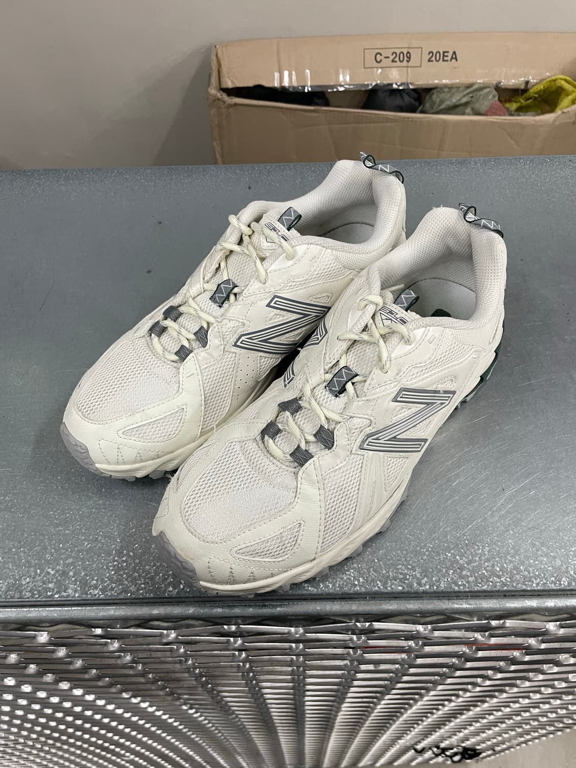 뉴발란스 610V1 화이트 270 상품이미지2