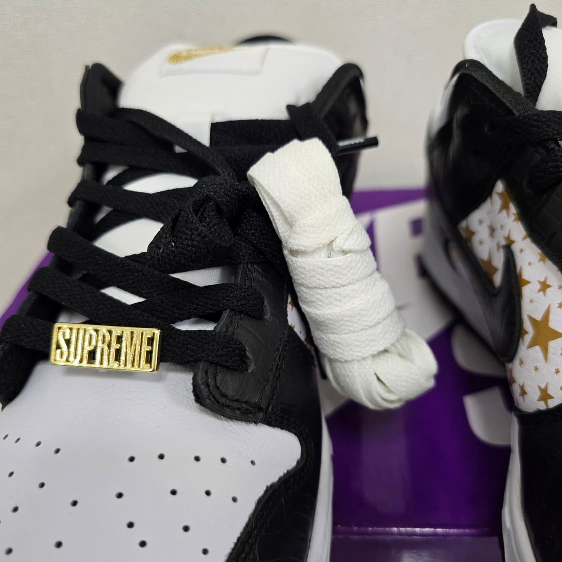 새상품 나이키 x 슈프림 덩크 블랙 285사이즈 판매 상품이미지3
