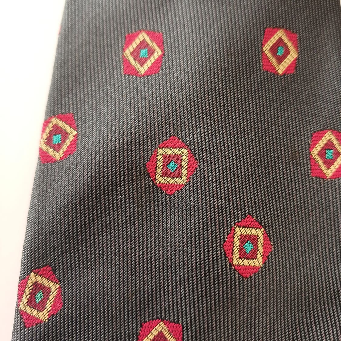 아쿠아스큐텀 실크 레드 다이아몬드 넥타이 9.8cm A등급 A18864
 상품이미지7