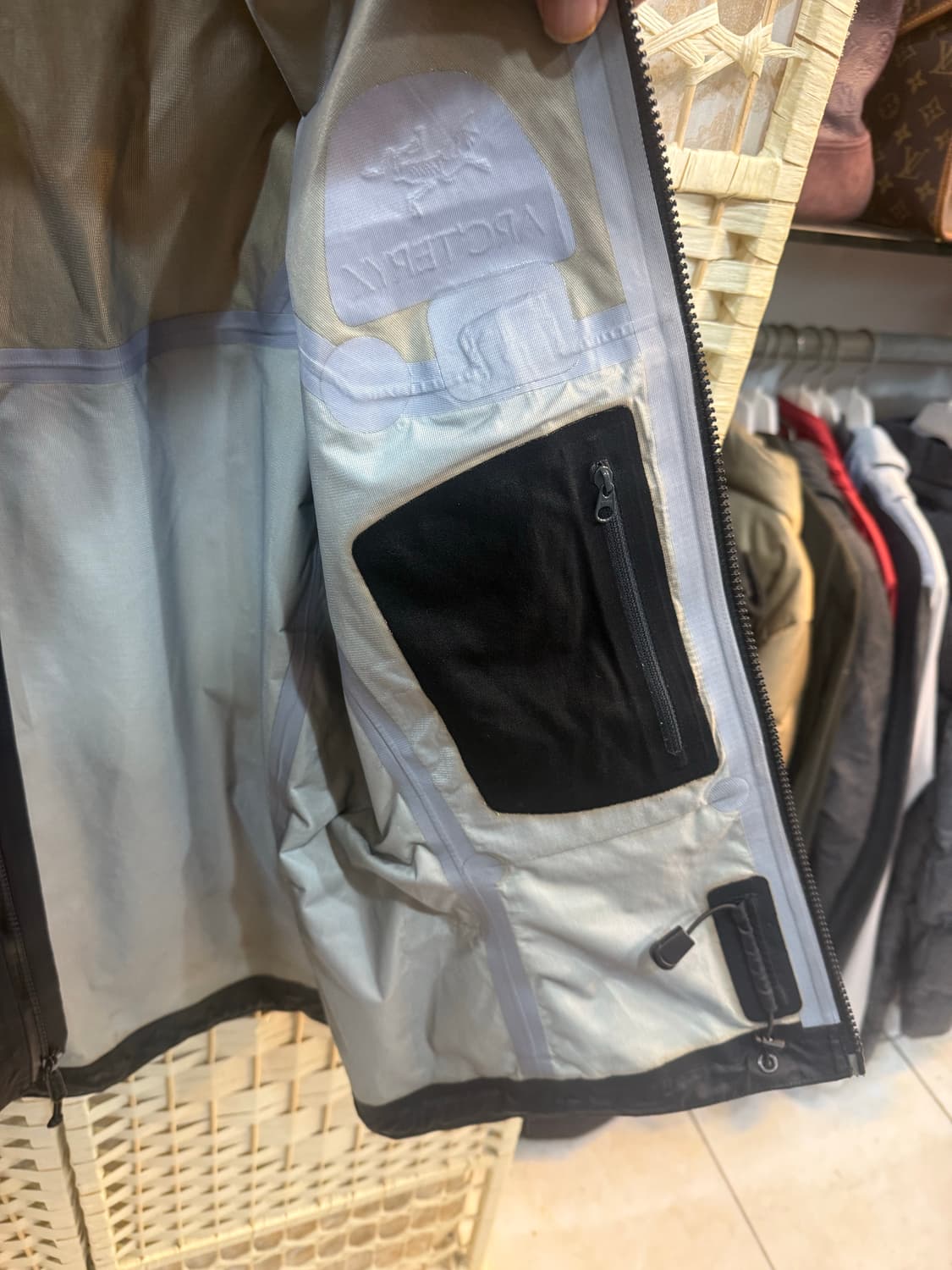 55-66 정품 아크테릭스 알파 SV 팝니다 상품이미지6