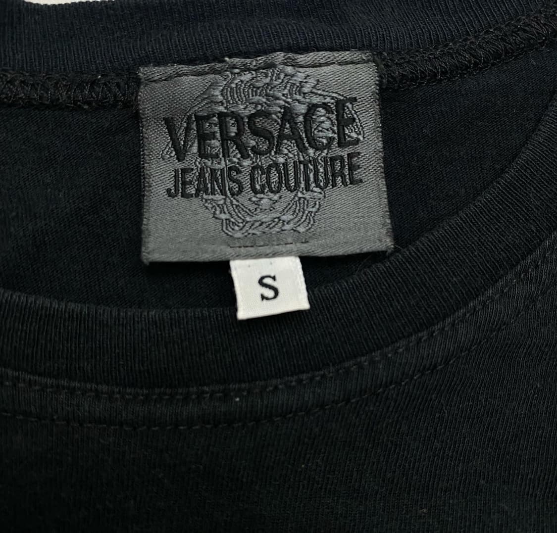 VERSACE(베르사체)진수 뀌뛰르 프린팅 반팔티 상품이미지3