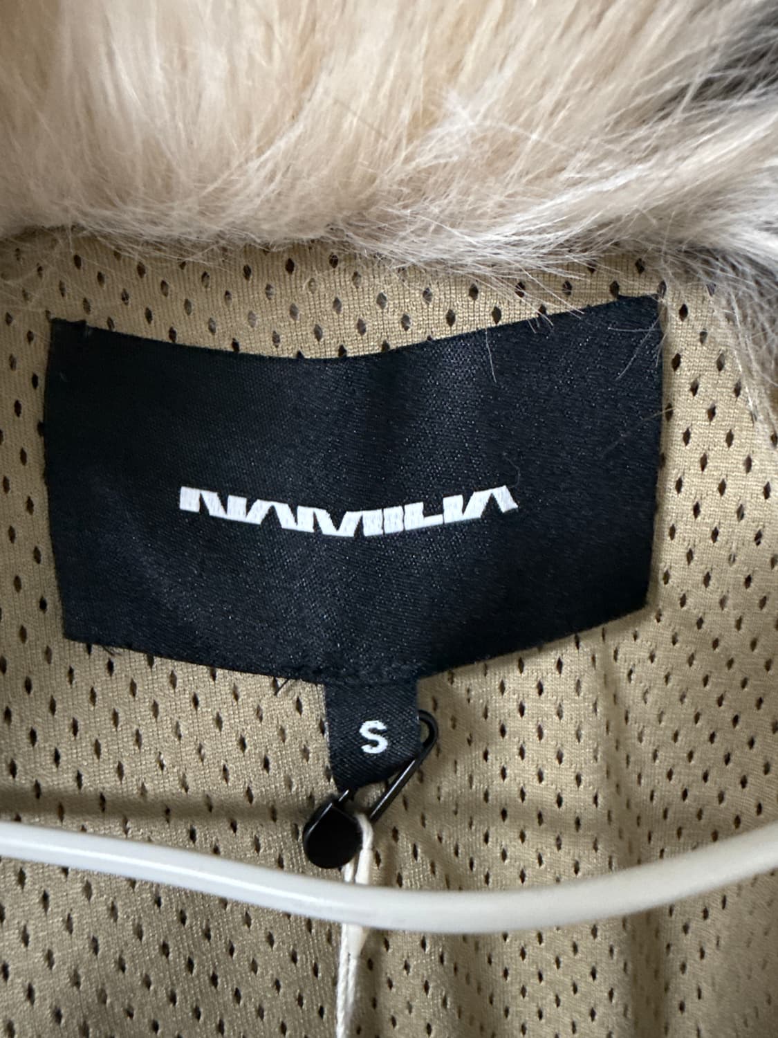 나밀리아 25FW 카티빨 퍼 볼레로 크롭 집업자켓 상품이미지5