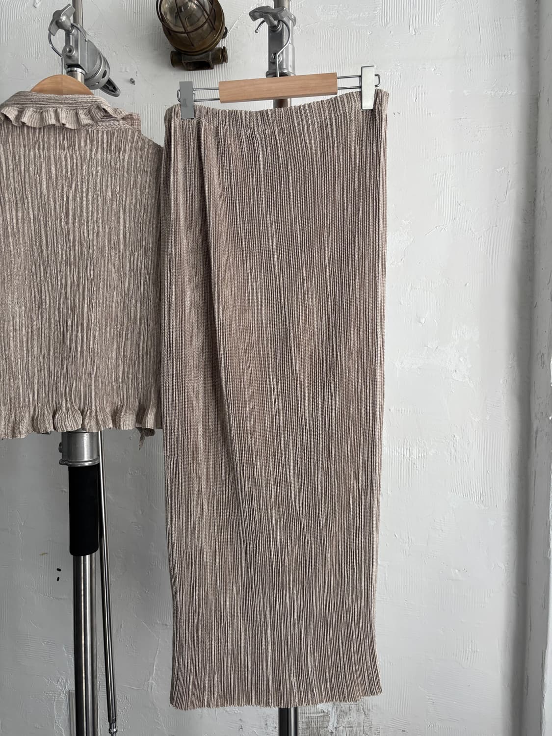 Specchio 스피치오 베이지 플리츠 셋업  상품이미지8