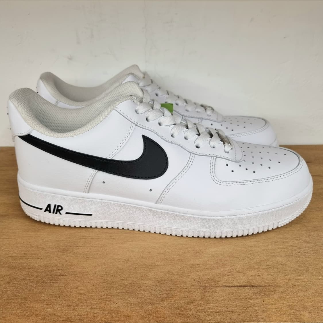 나이키 에어포스 1 로우 흰검 상품이미지4