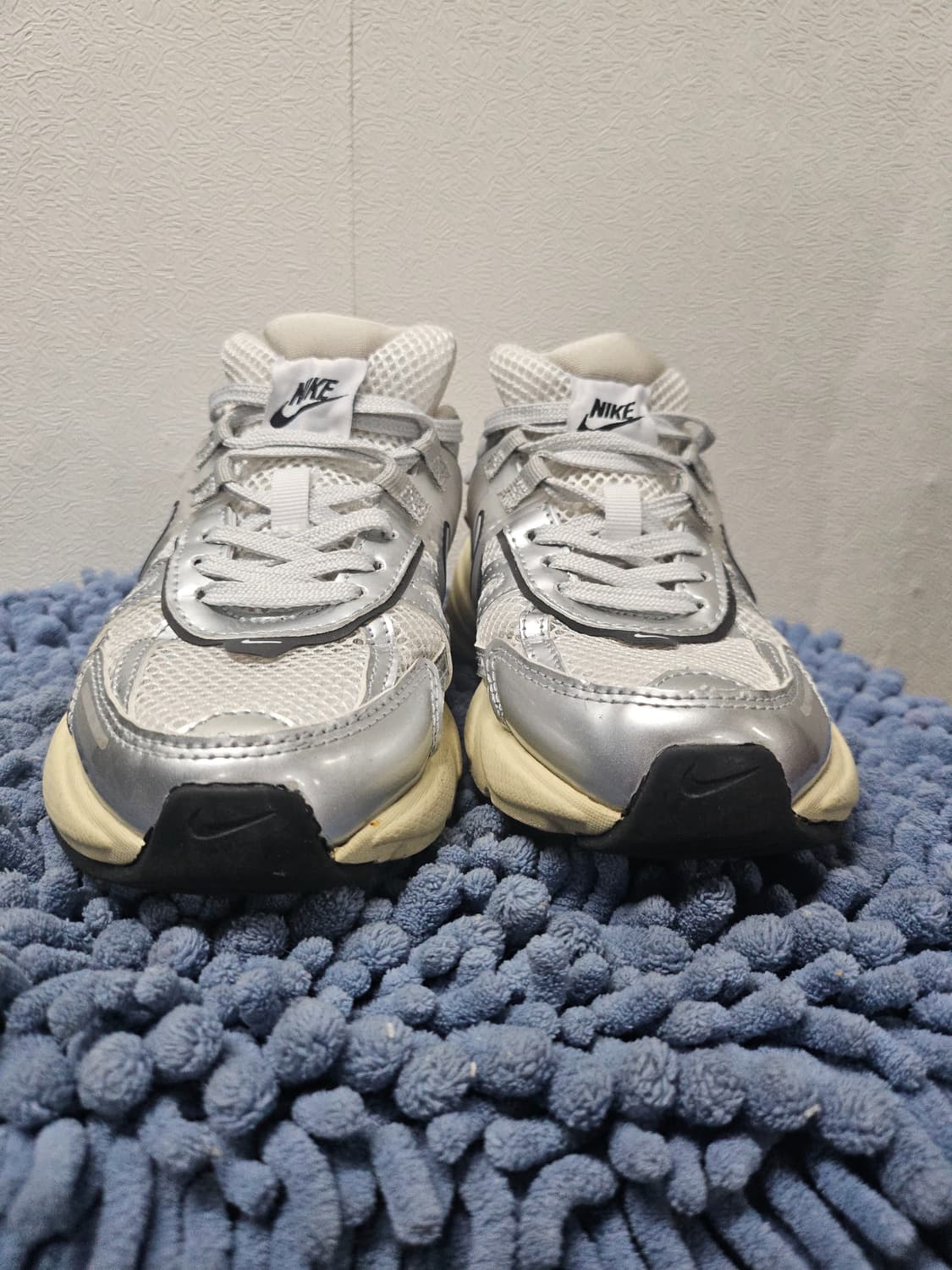 나이키 V2K 런 퓨어 플래티넘 라이트 아이언 오어 235 상품이미지5