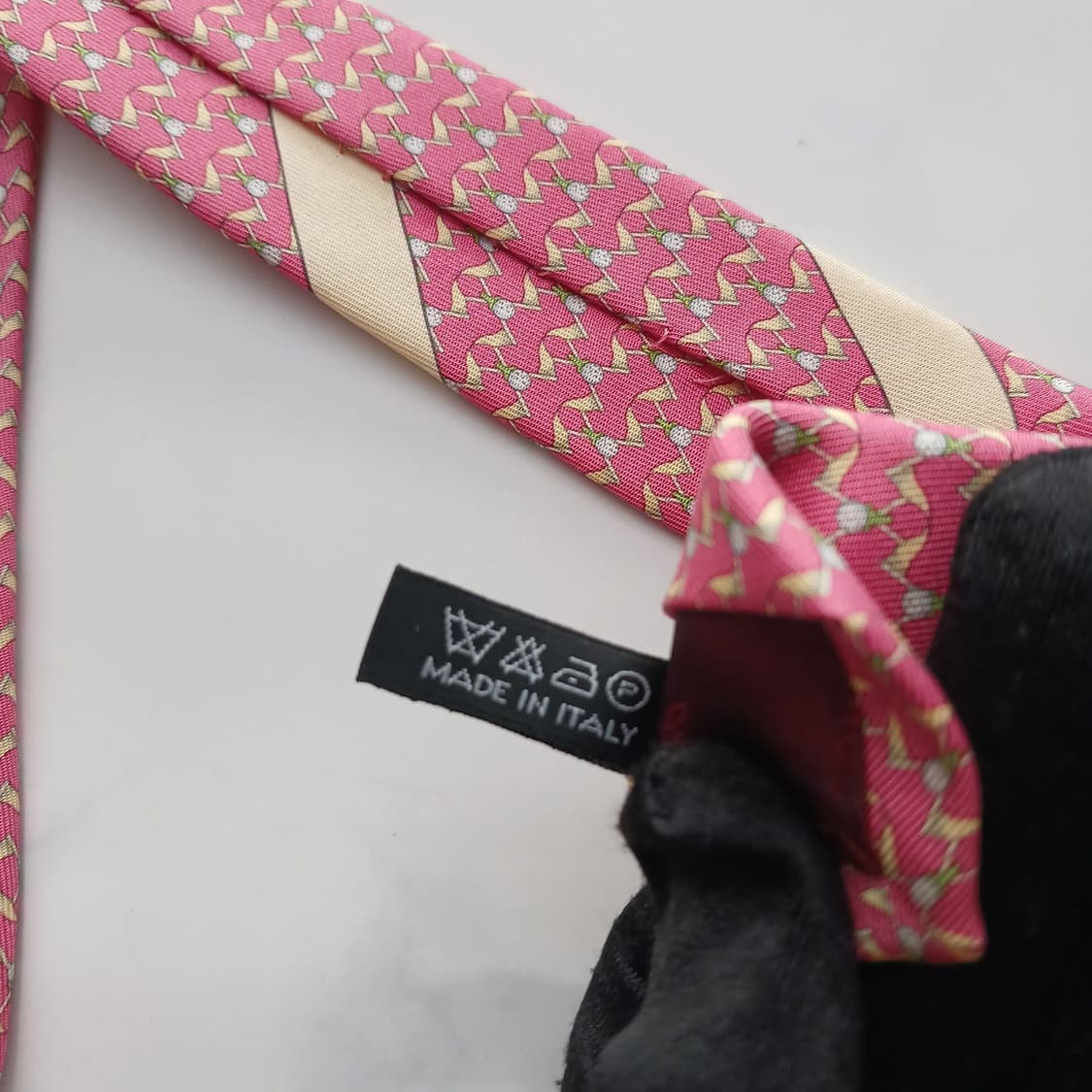 살바토레 페라가모 실크 핑크 넥타이 8.6cm A등급 A18692
 상품이미지9