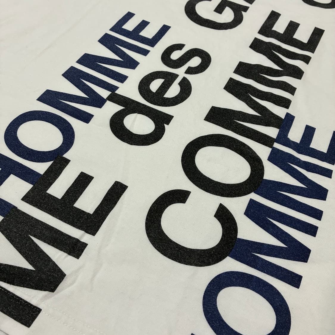Comme des Garçons Homme 레터링 티셔츠 상품이미지3