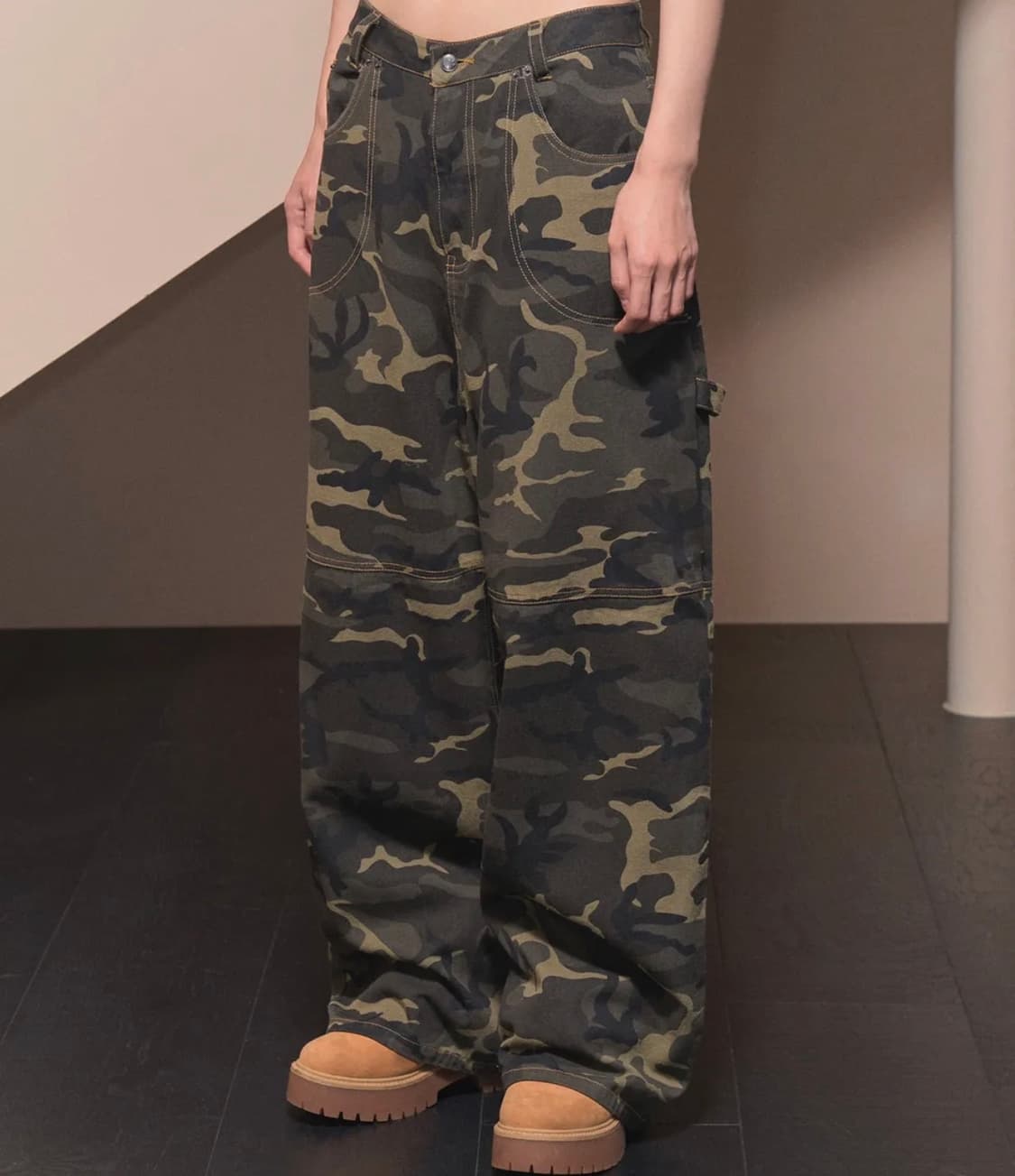 카펜더 레터링 데님 팬츠 (KHAKI CAMO)_F24ZD884 상품이미지2