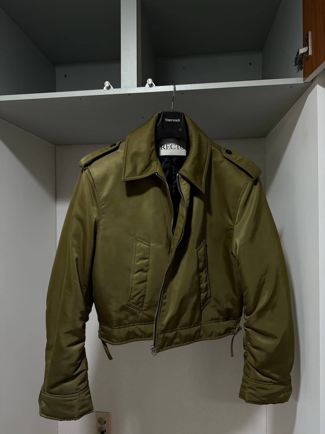 렉토 툴루즈 나일론 봄버 M 사이즈 팝니다 상품이미지1