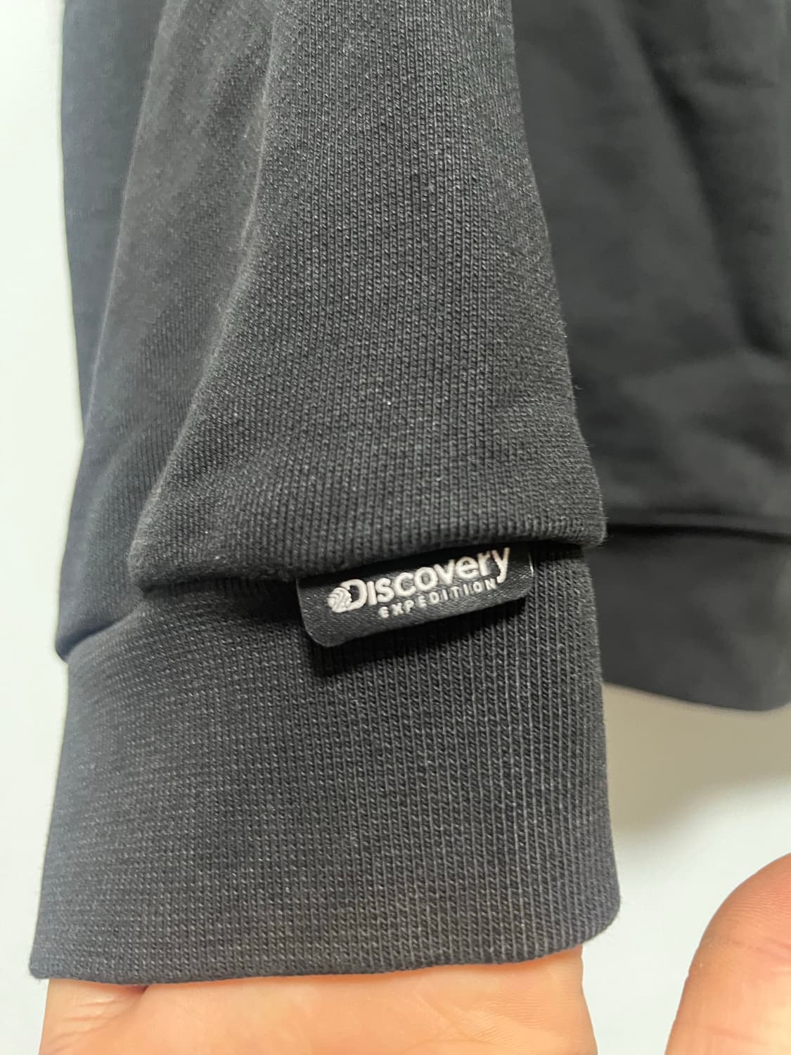 디스커버리 검정색 후드티 상품이미지4