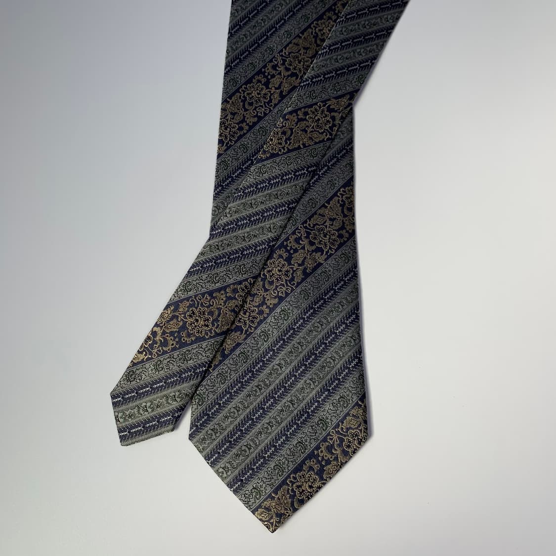 입생로랑(YSL) 페이즐리 명품 클래식 정장넥타이 100실크 A+등급 상품이미지3