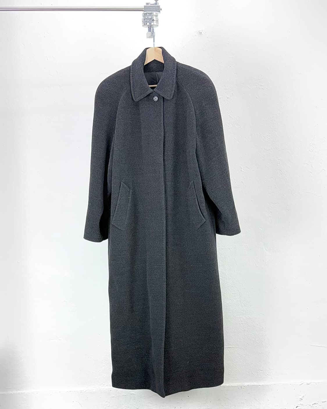 로델 이태리 차콜 그레이 히든 버튼 로브 롱 울 코트 상품이미지1