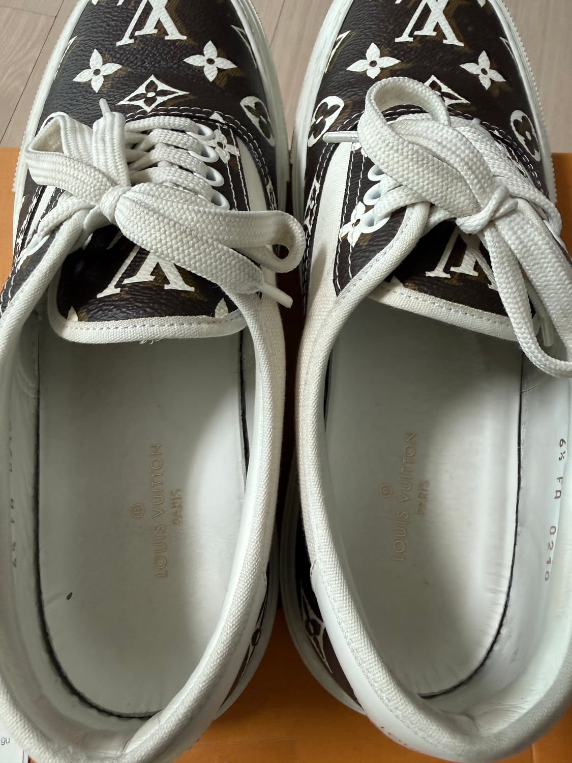루이비통 트로카데로 모노그램 스니커즈 255 상품이미지2