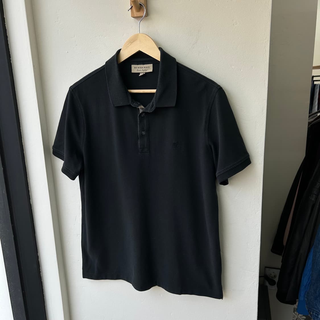 16671 - 버버리 블랙 반팔 카라티 상품이미지2