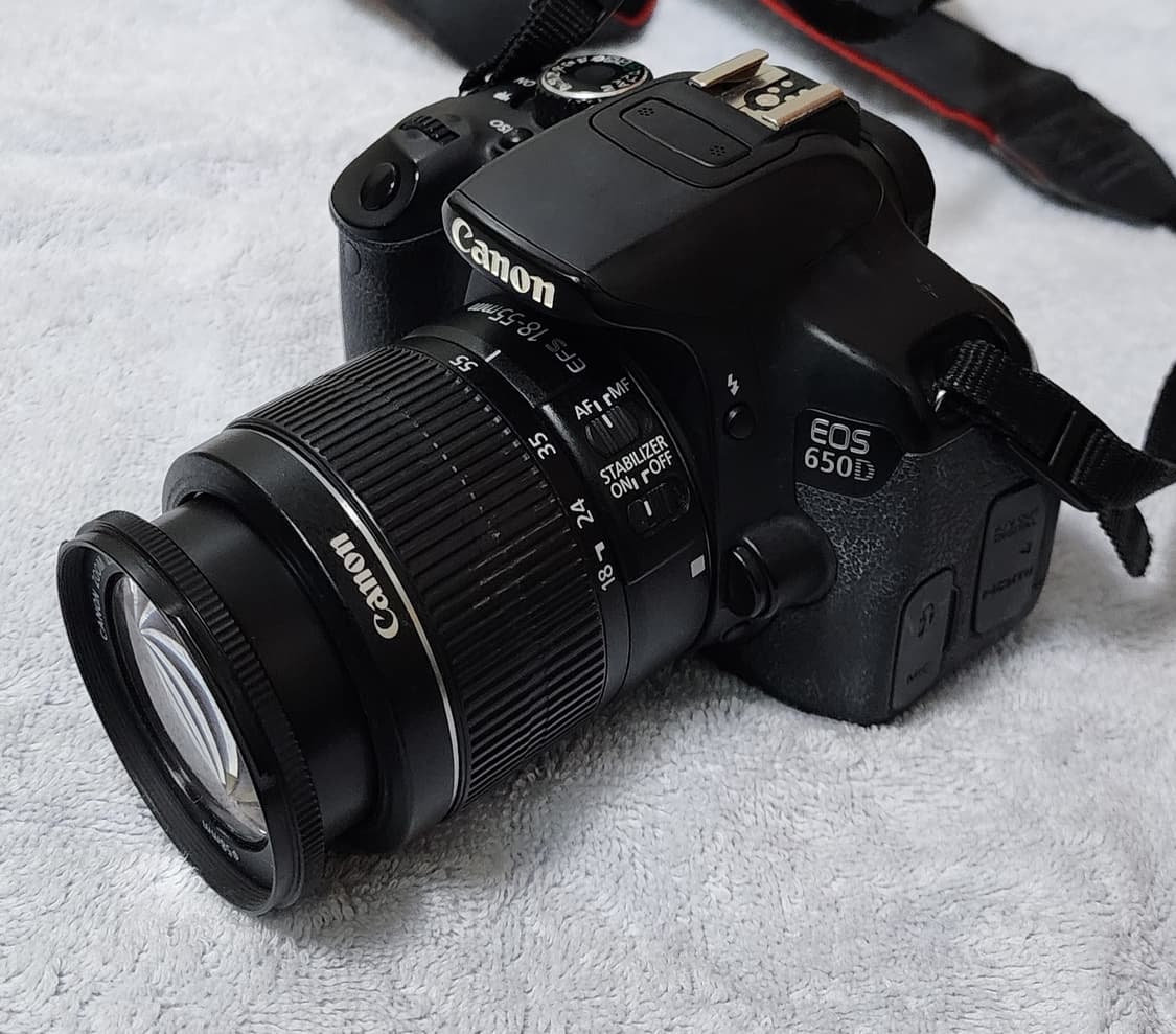 캐논 EOS 650D 카메라와 18-55mm 렌즈팝니다. 상품이미지1