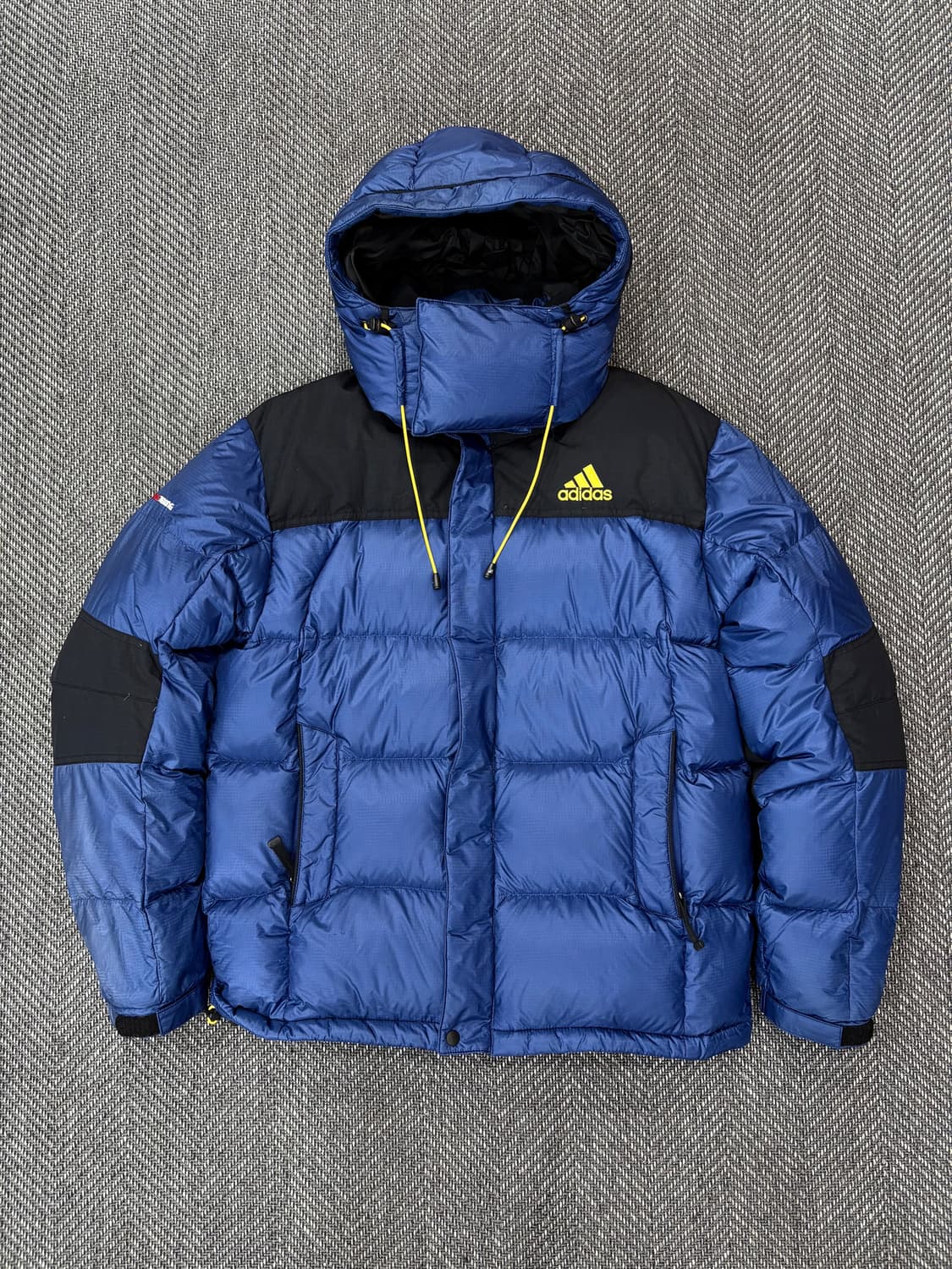 아디다스 구스 800 패딩 상품이미지1