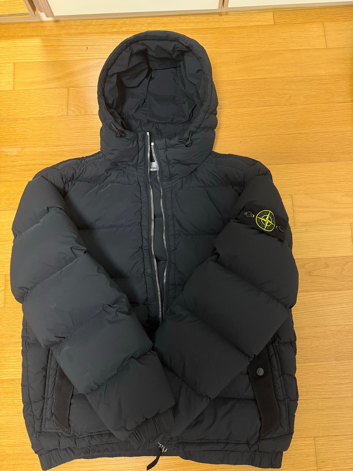 스톤아일랜드 심리스 패딩 m사이즈 상품이미지1
