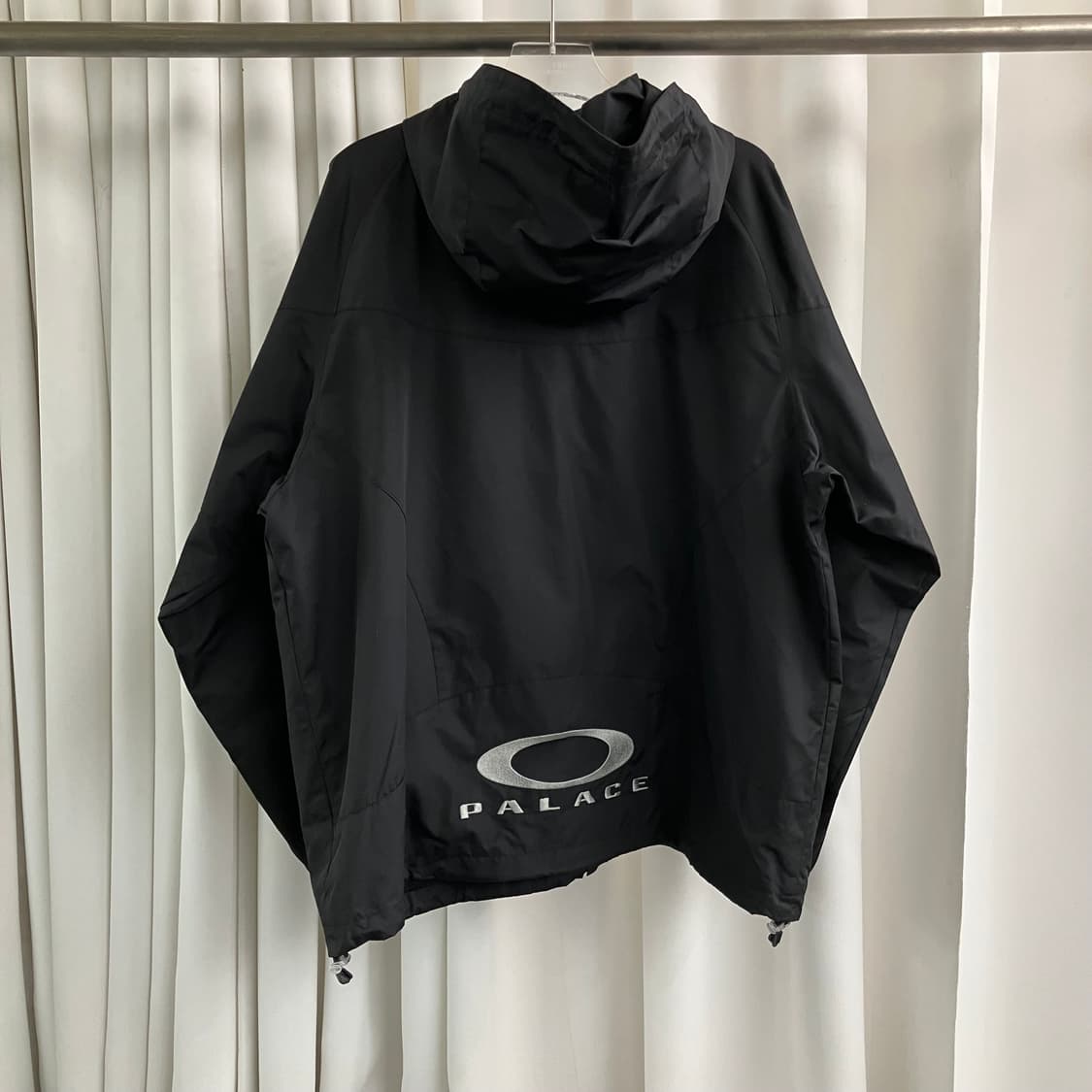 팔라스 x 오클리 니트로 퓨엘 바람막이 XL (택O) 상품이미지2