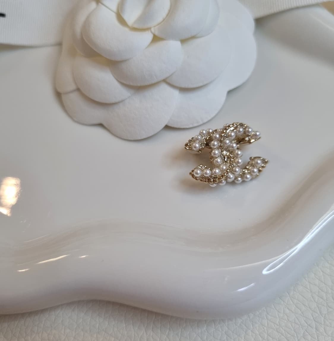 샤넬 꼬임진주 금장 미니 브로치 업사이클링 상품이미지4