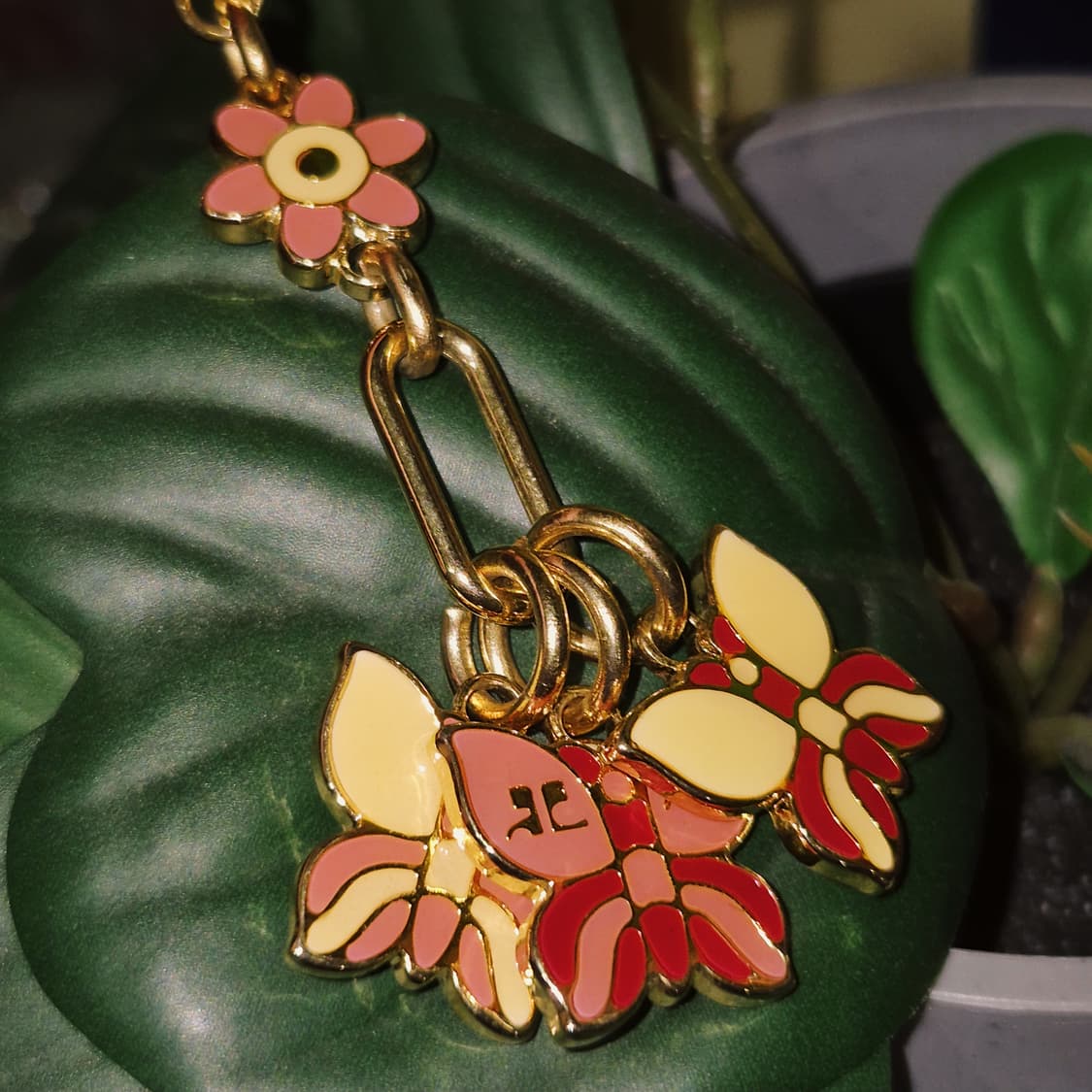 90s 꾸레쥬 에나멜 꽃잎&나비 레이어드 키링 상품이미지9
