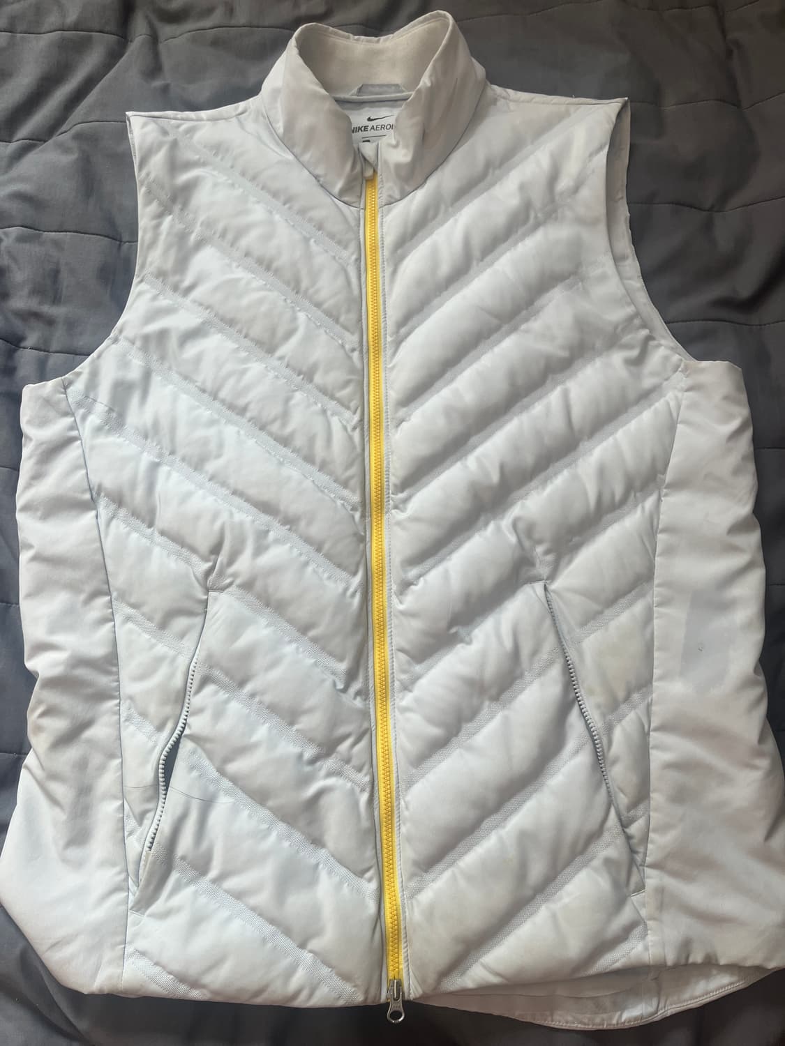 나이키 에어로로프트 조끼 M 상품이미지1