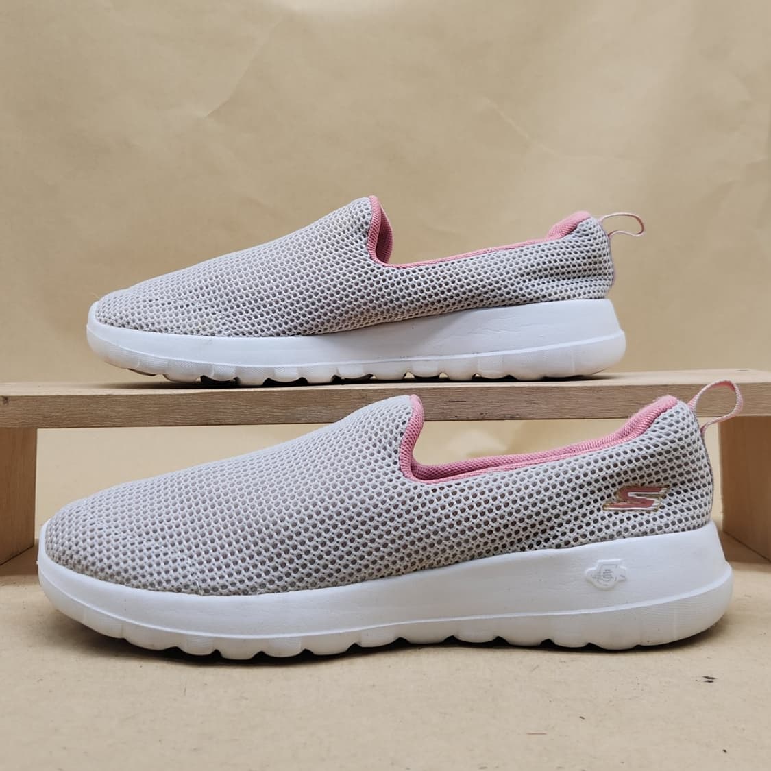 스케쳐스 고워크 조이 여성 슬립온 240 상품이미지1