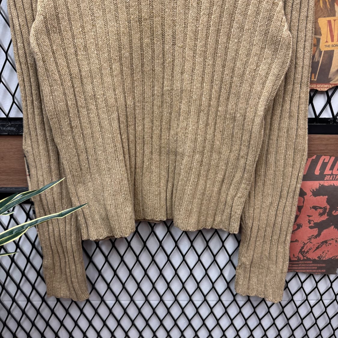 버버리 롱슬리브 골지 니트 후면 노바체크 패턴 포인트 베이지 상품이미지4