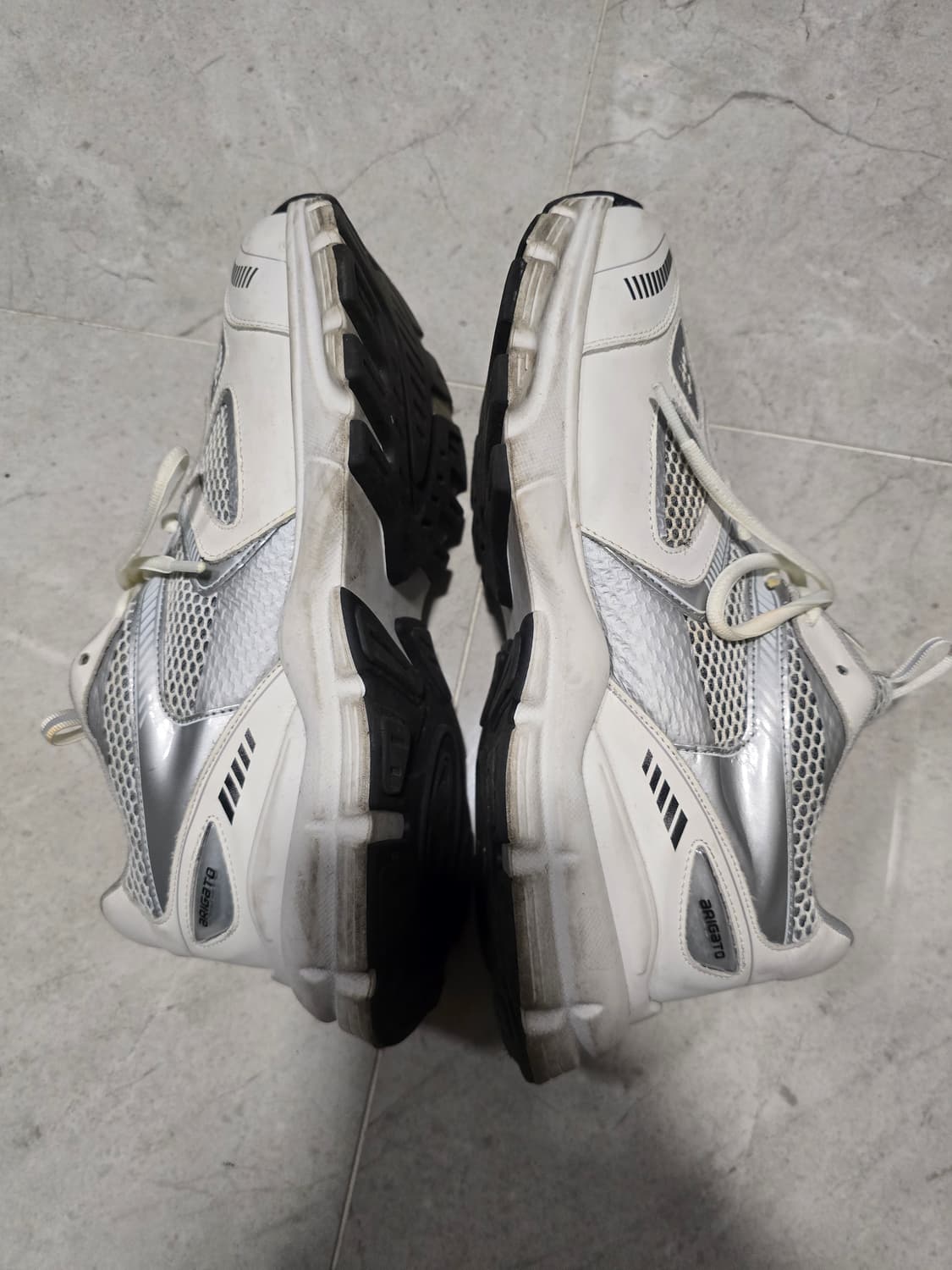 악셀아리가토 275 마라톤 러너 화이트/실버 상품이미지3