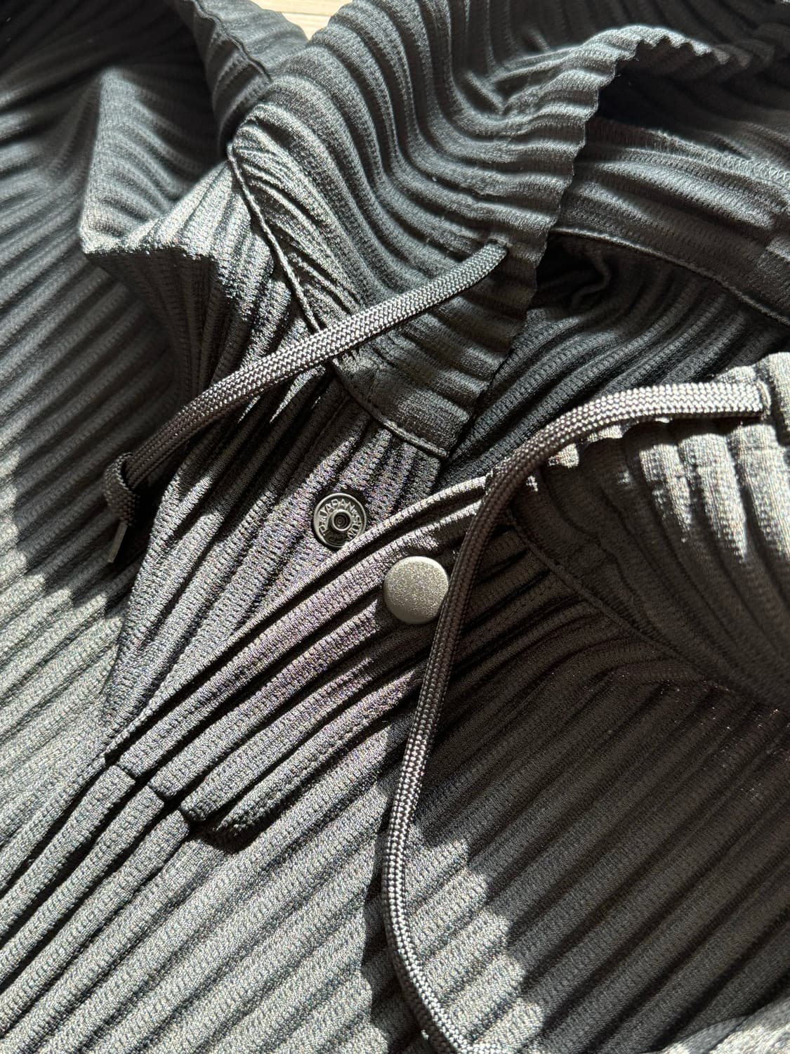 이세이미야케 옴므플리세 후드탑 상품이미지3