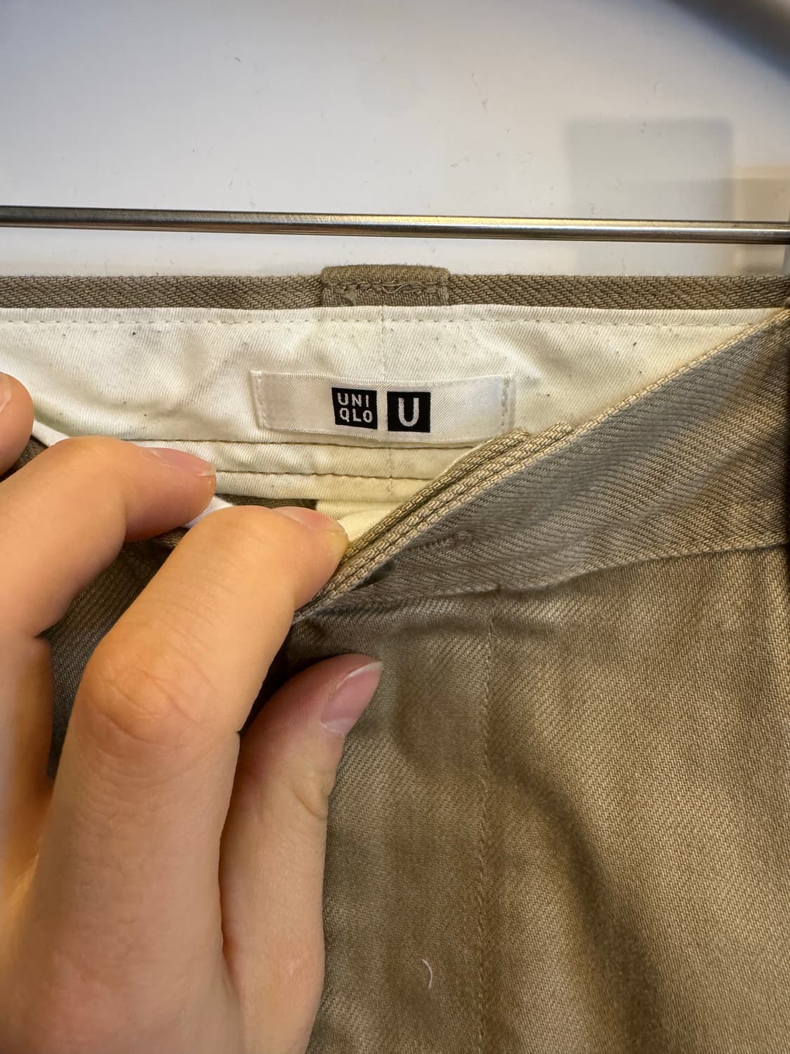 [32]유니클로U 와이드핏 치노 팬츠 베이지 상품이미지2