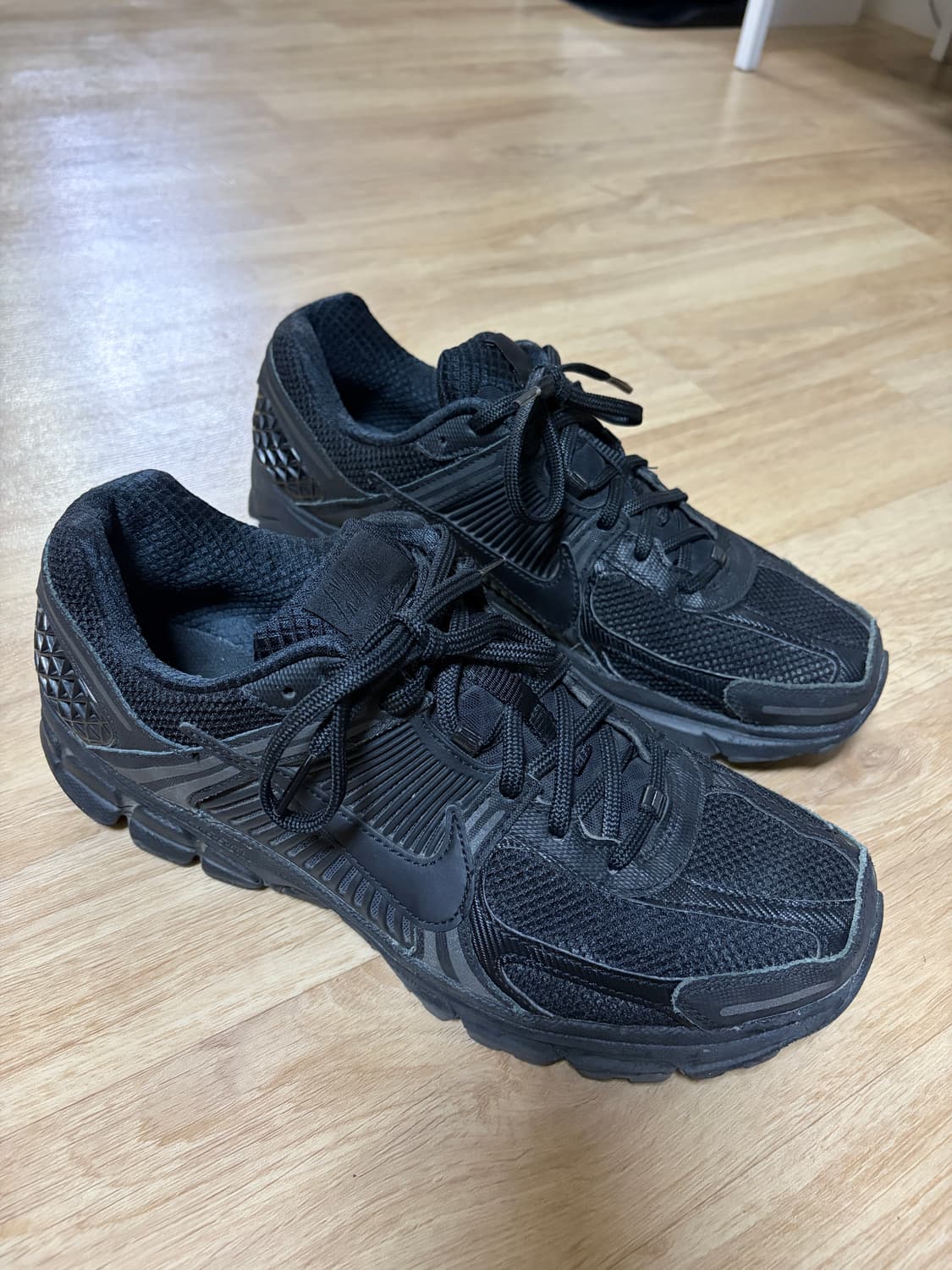 나이키 줌 보메로5 블랙 상품이미지2