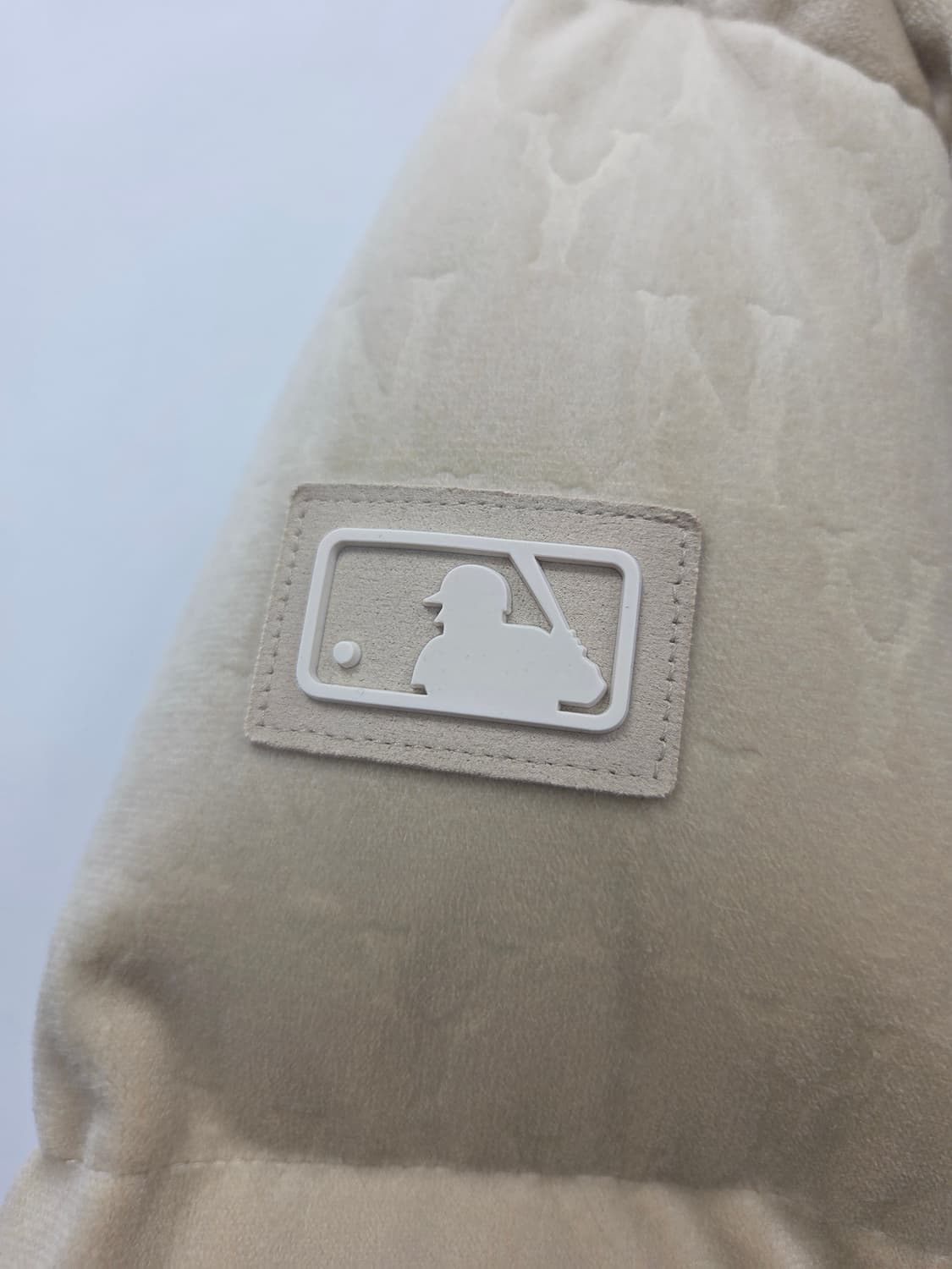 XS MLB 뉴욕 양키스 숏패딩 베이지 벨벳크롭패딩 상품이미지4