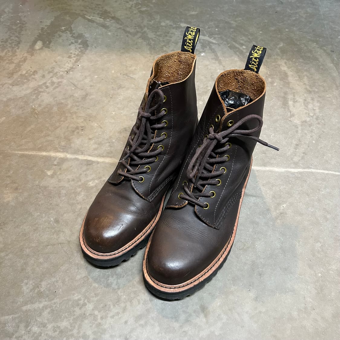 270) 닥터마틴 파스칼 8홀 브라운 부츠 상품이미지4