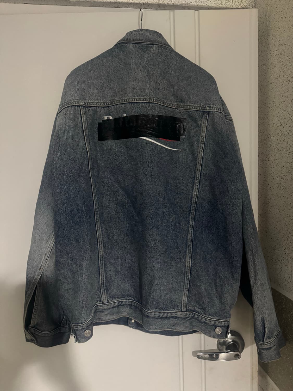 발렌시아가 백테이프 트러커 2사이즈 판매합니다. 상품이미지2