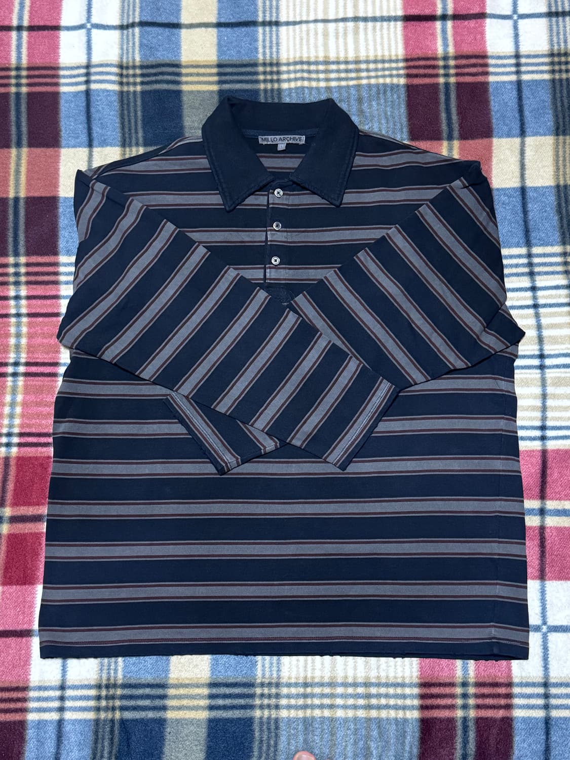 밀로 아카이브 카라 티셔츠 (차콜 그레이, L) 상품이미지1