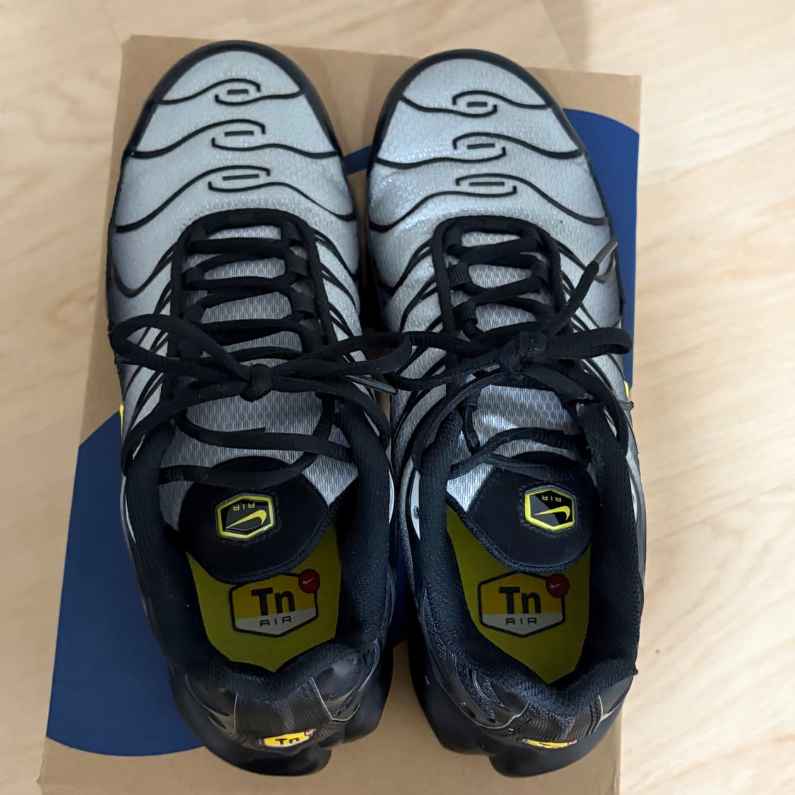 나이키 에어맥스 플러스 블랙 울프 그레이 상품이미지2