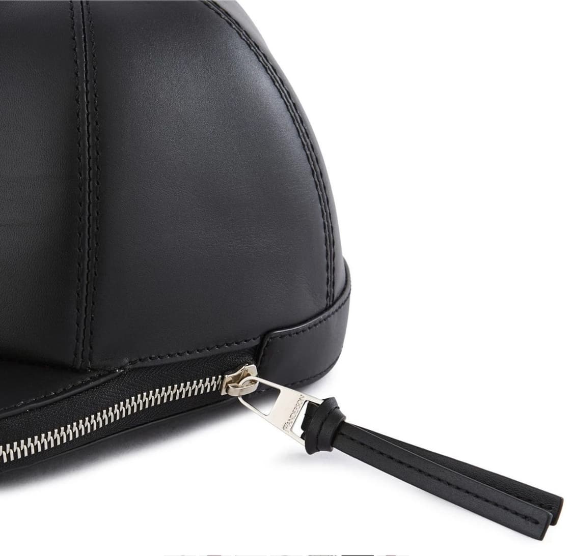 JW 앤더슨 레더 캡백 크로스백 블랙 상품이미지6