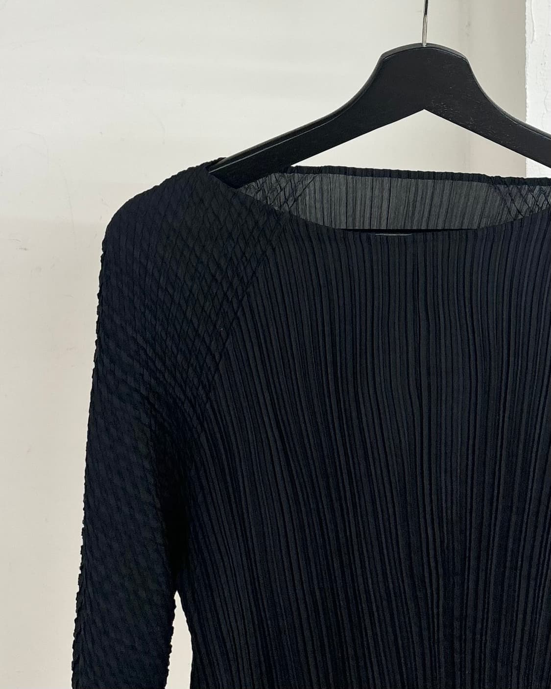 이세이 미야케 블랙 링컬 롱슬리브 상품이미지3