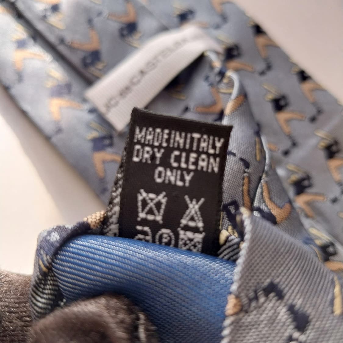 까스텔바작 실크 야구 타자 패턴 넥타이 9.9cm A등급 K1733
 상품이미지10